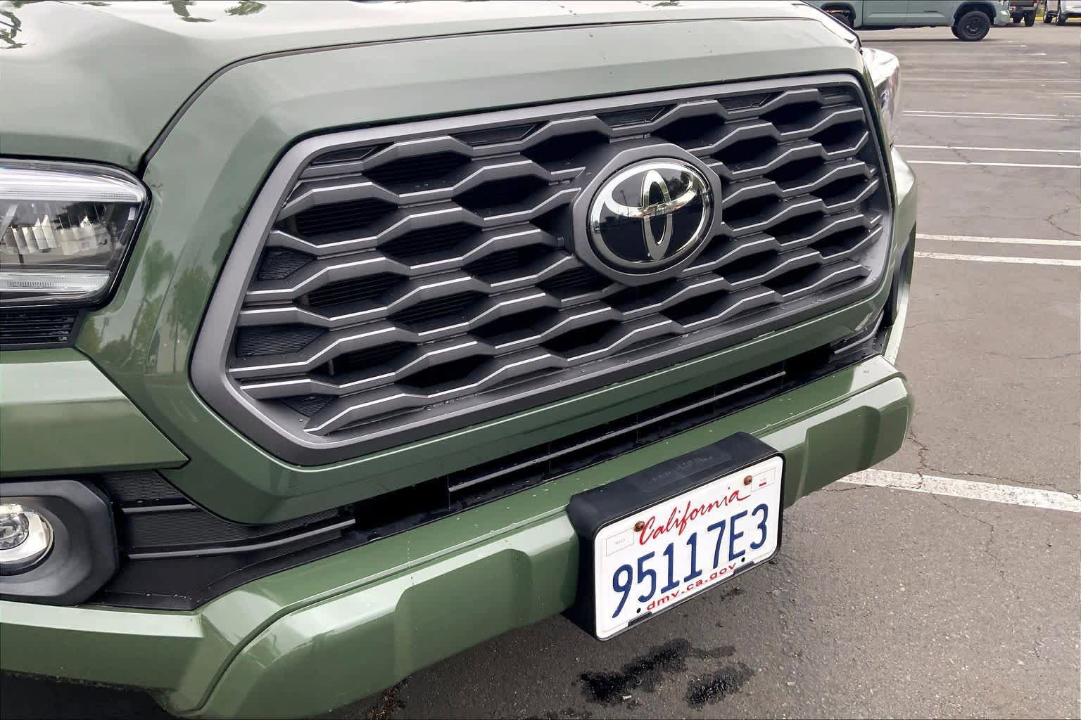 Used 2022 Toyota Tacoma TRD Sport w/ Technology Package AWD/4WD image 29