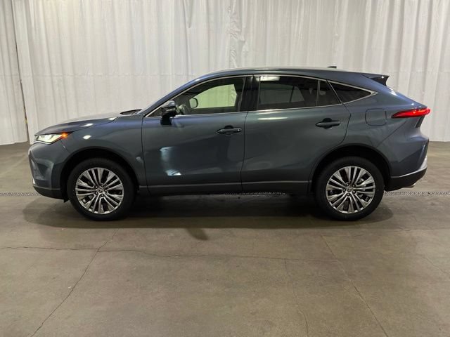 Certified 2022 Toyota Venza XLE AWD/4WD image 7