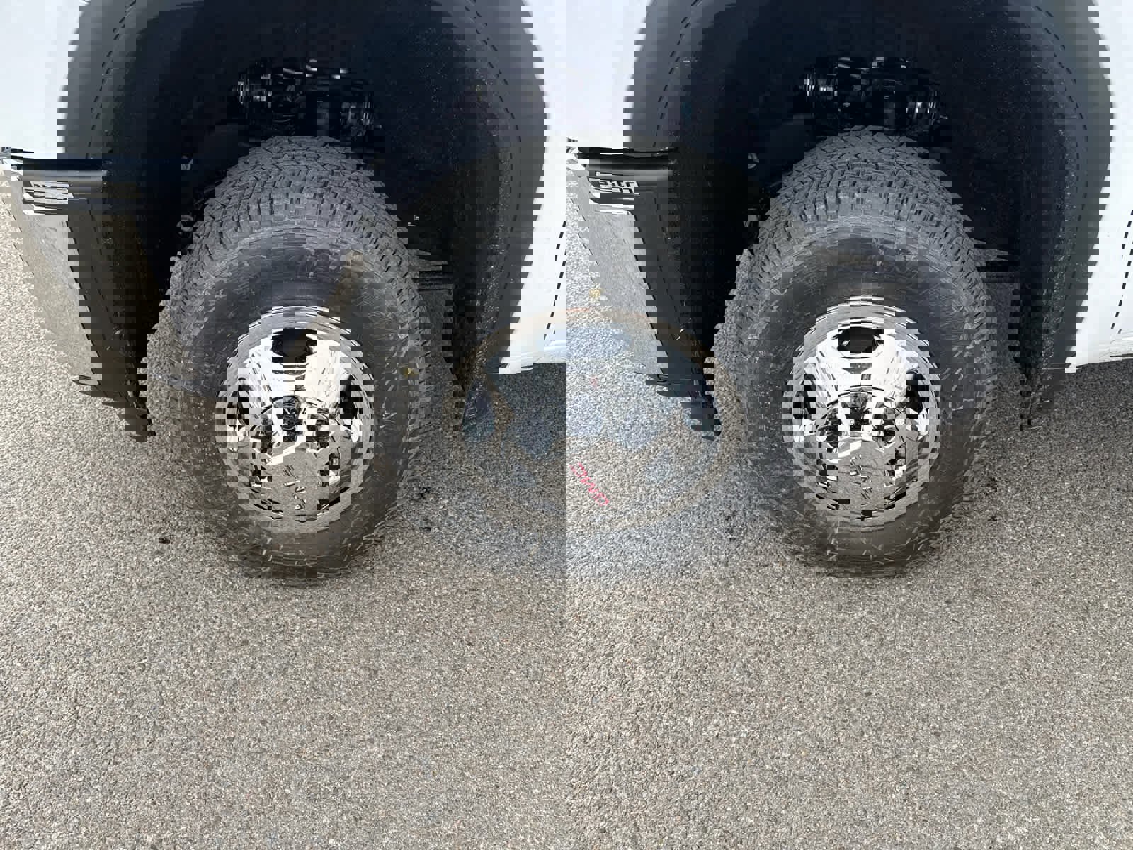 New 2026 GMC Sierra 3500 SLE w/ SLE Convenience Package image 9