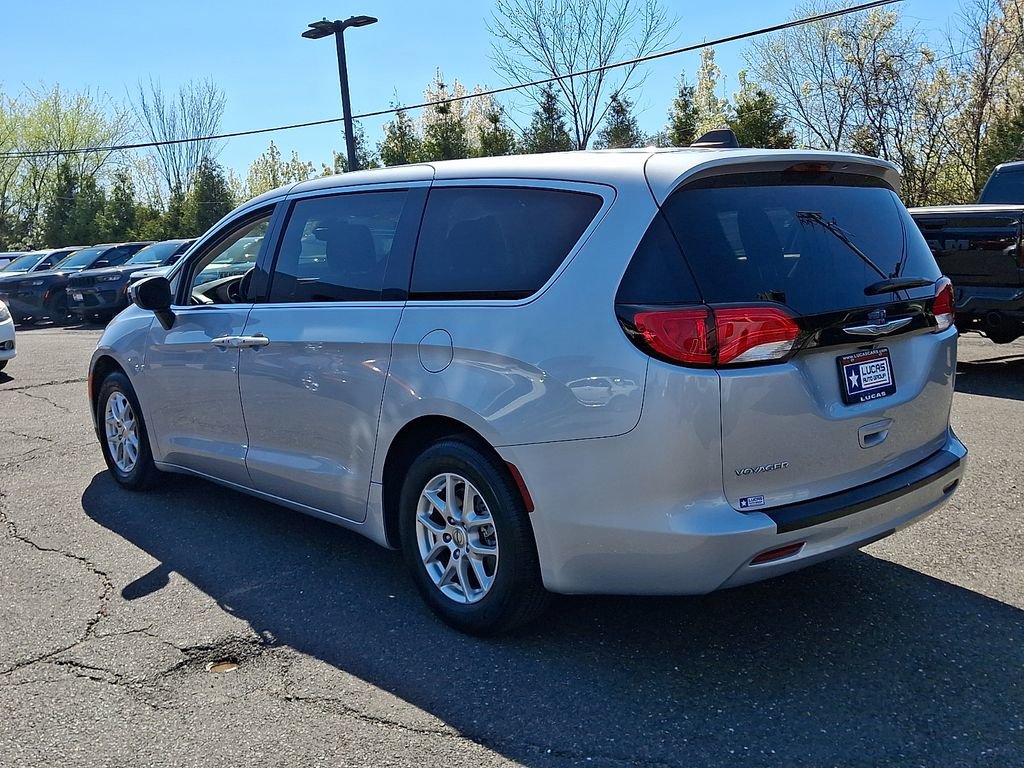 Used 2023 Chrysler Voyager LX FWD image 8