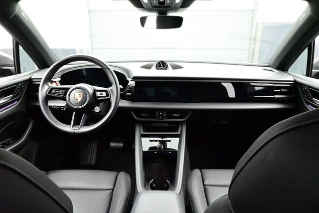 Used 2025 Porsche Macan Electric RWD image 20