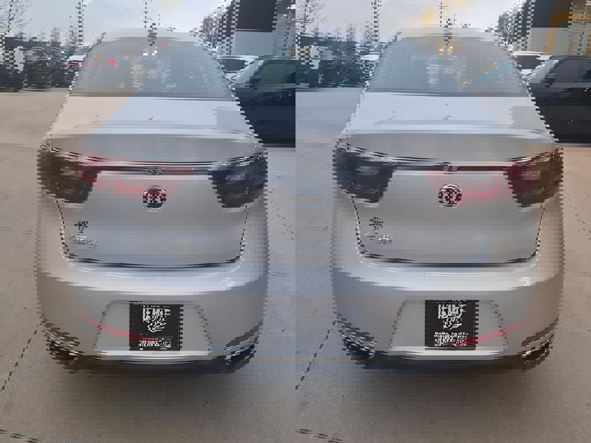 Used 2017 Kia Cadenza Premium image 8