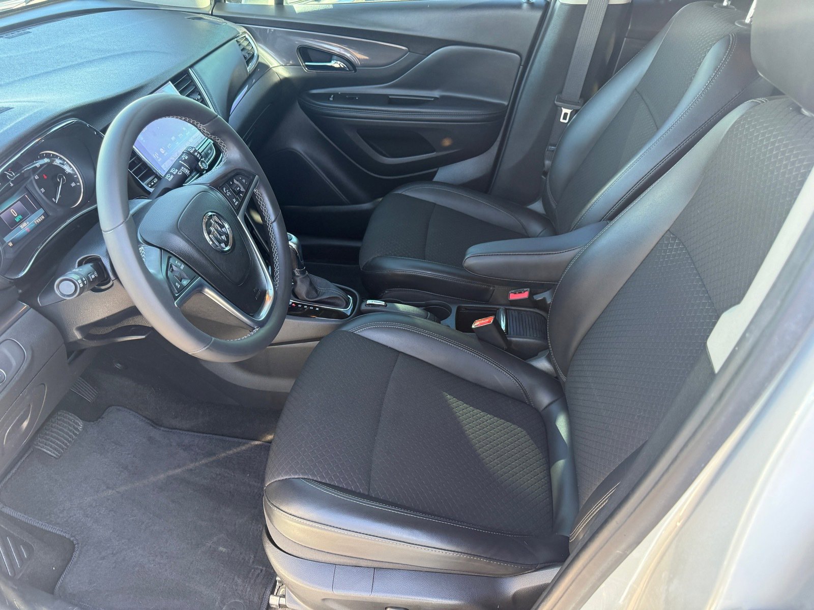 Used 2021 Buick Encore Preferred image 11