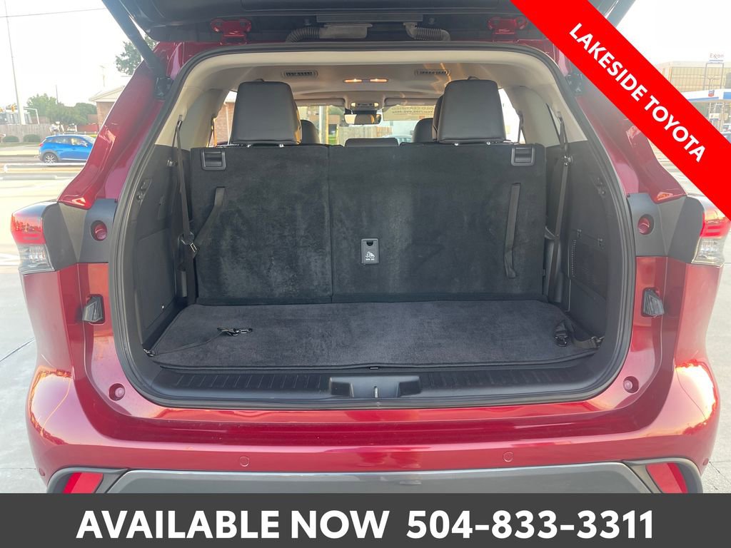 Certified 2025 Toyota Highlander Limited image 19
