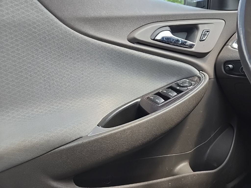 Used 2017 Chevrolet Malibu LT FWD image 20