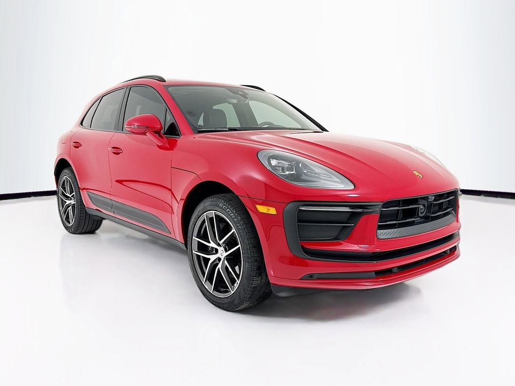 Certified 2025 Porsche Macan AWD/4WD image 7