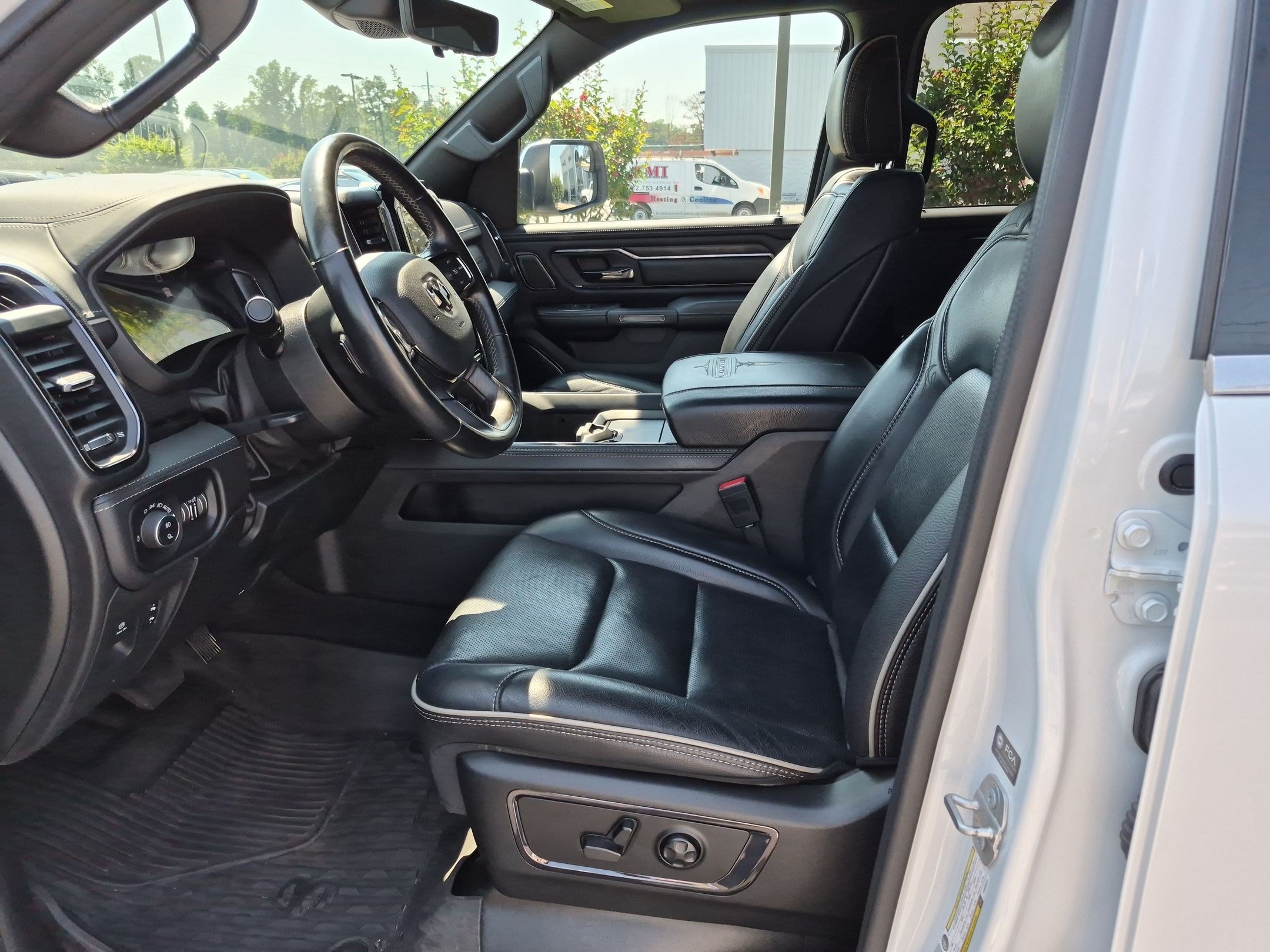 Used 2023 RAM 1500 Limited AWD/4WD image 12