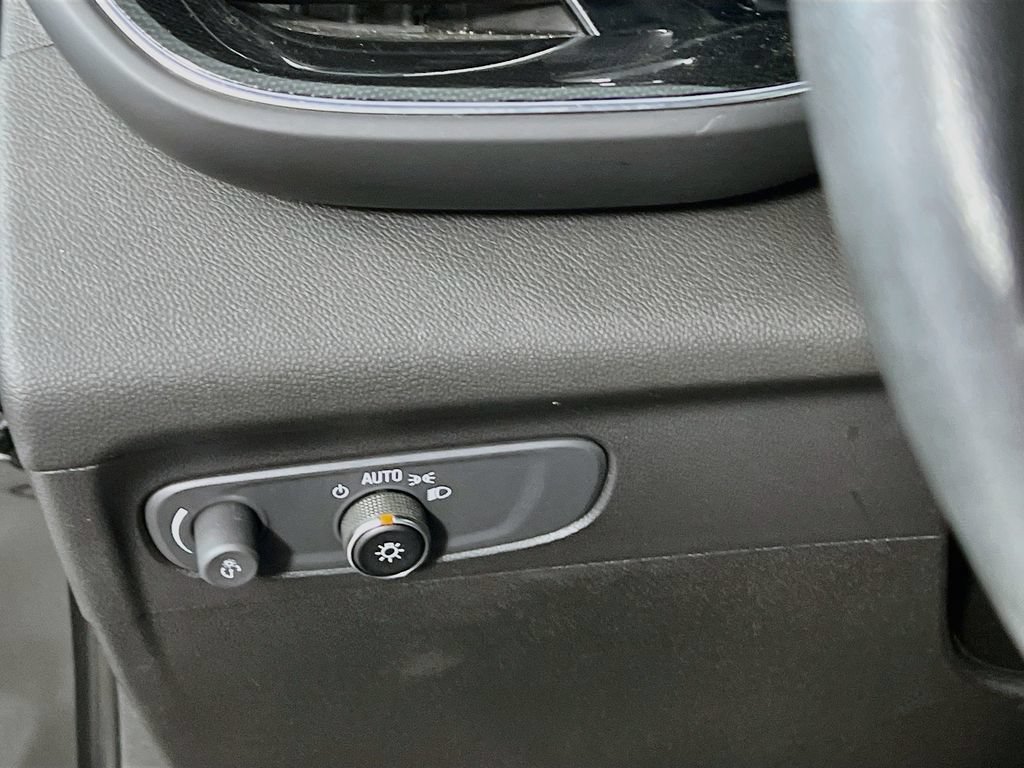 Used 2021 Buick Envision Preferred AWD/4WD image 9