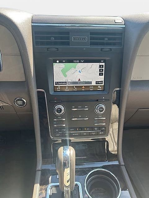 Used 2017 Lincoln Navigator Select AWD/4WD image 9