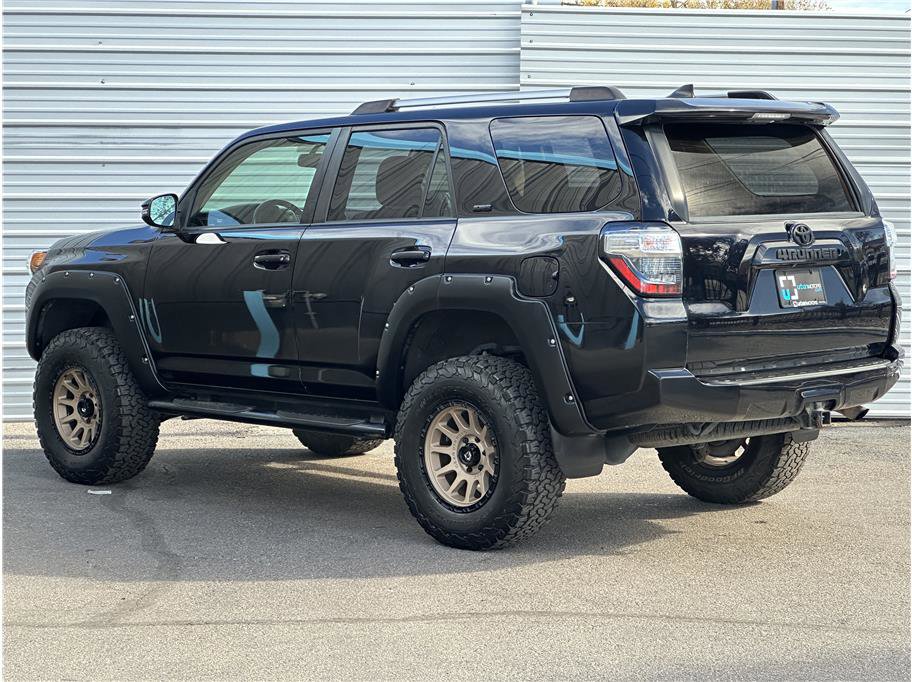 Used 2019 Toyota 4Runner SR5 Premium image 3