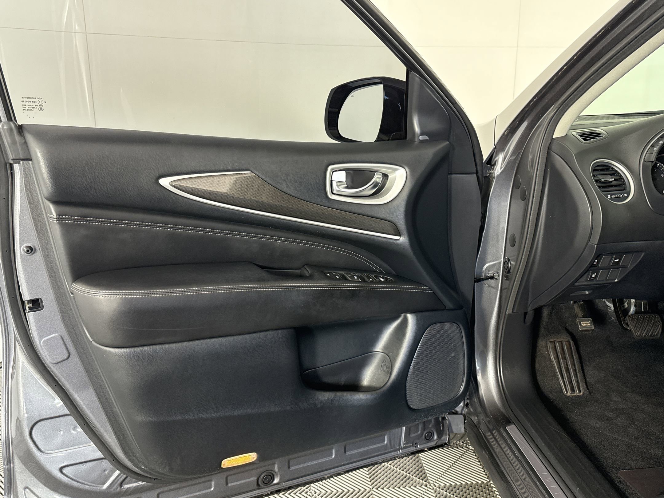 Used 2020 INFINITI QX60 Pure FWD image 18