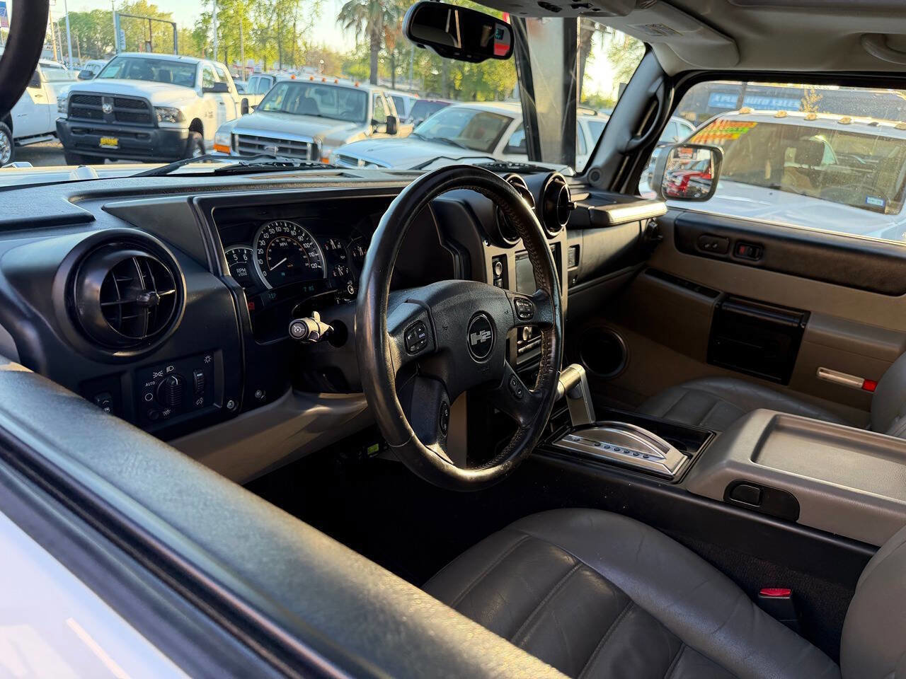 Used 2005 HUMMER H2 SUT w/ Preferred Equipment Group AWD/4WD image 17