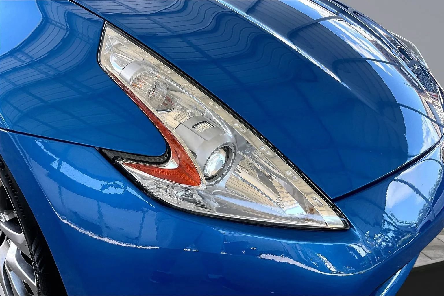 Used 2010 Nissan 370Z Roadster RWD image 25