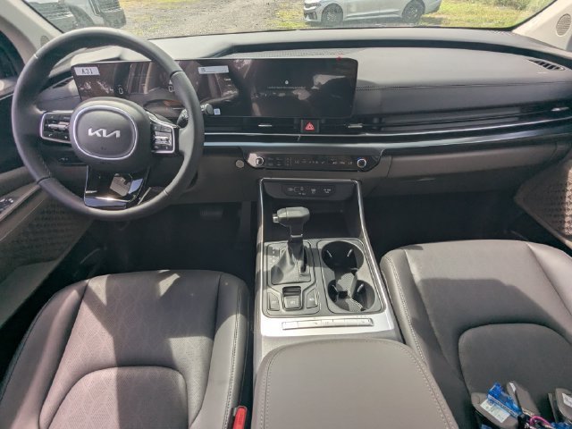 New 2026 Kia Carnival FWD image 15