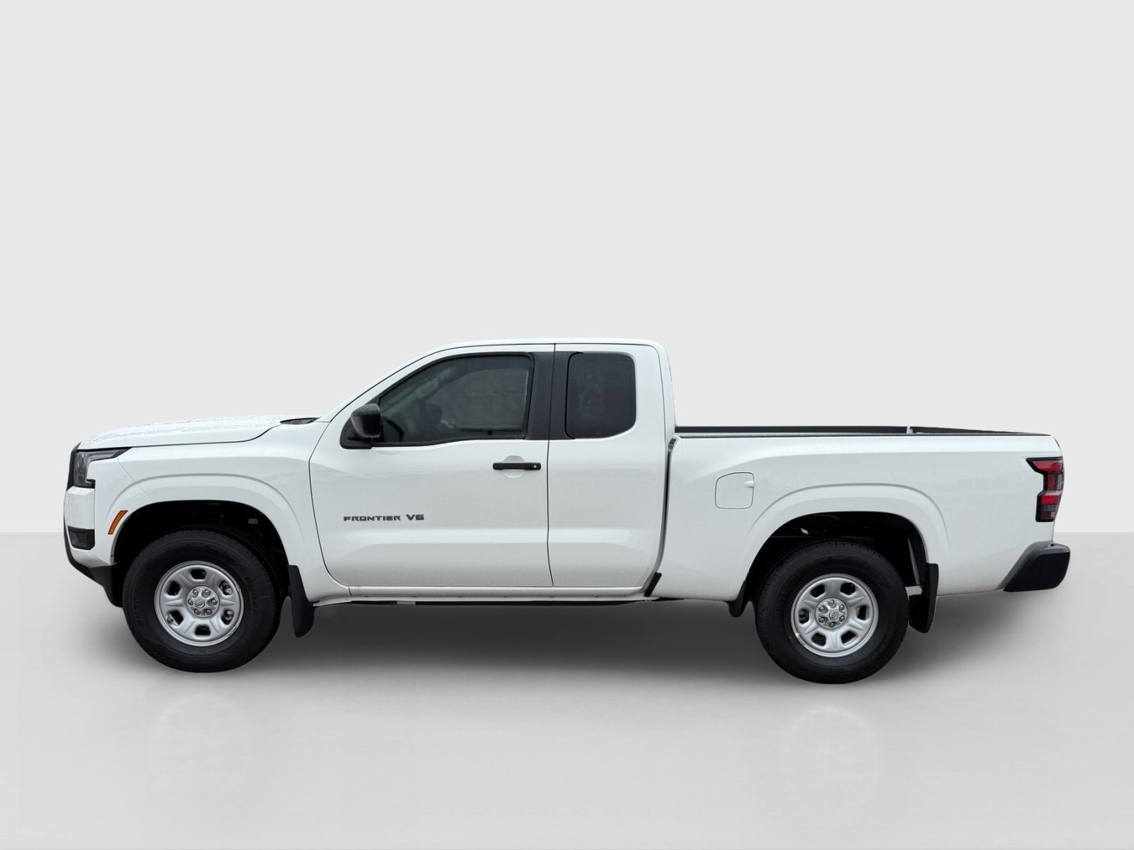 New 2027 Nissan Frontier S w/ Tow Package AWD/4WD image 2