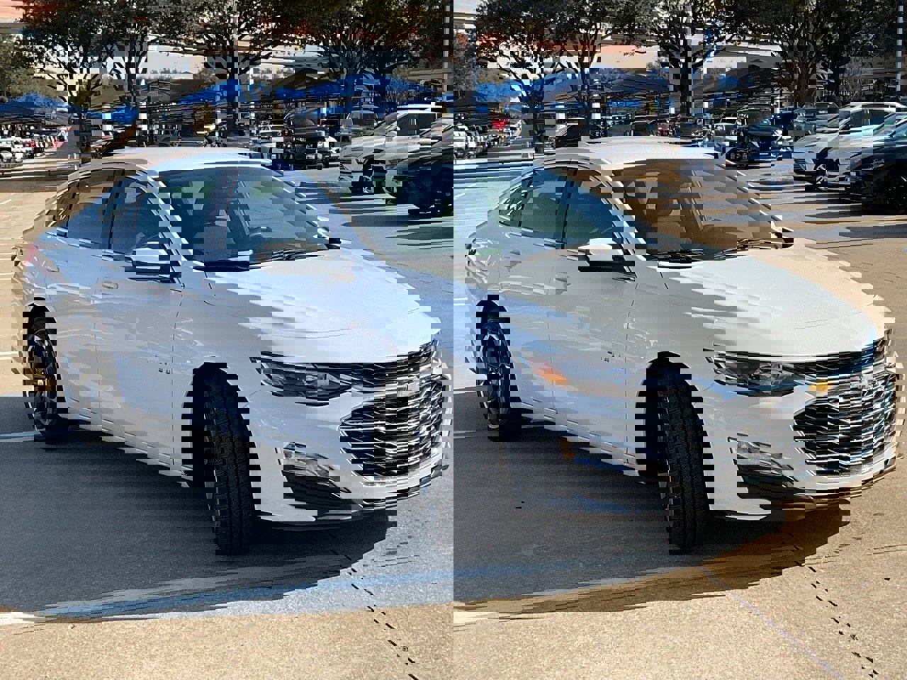 Used 2023 Chevrolet Malibu LT w/ Driver Confidence Package image 4