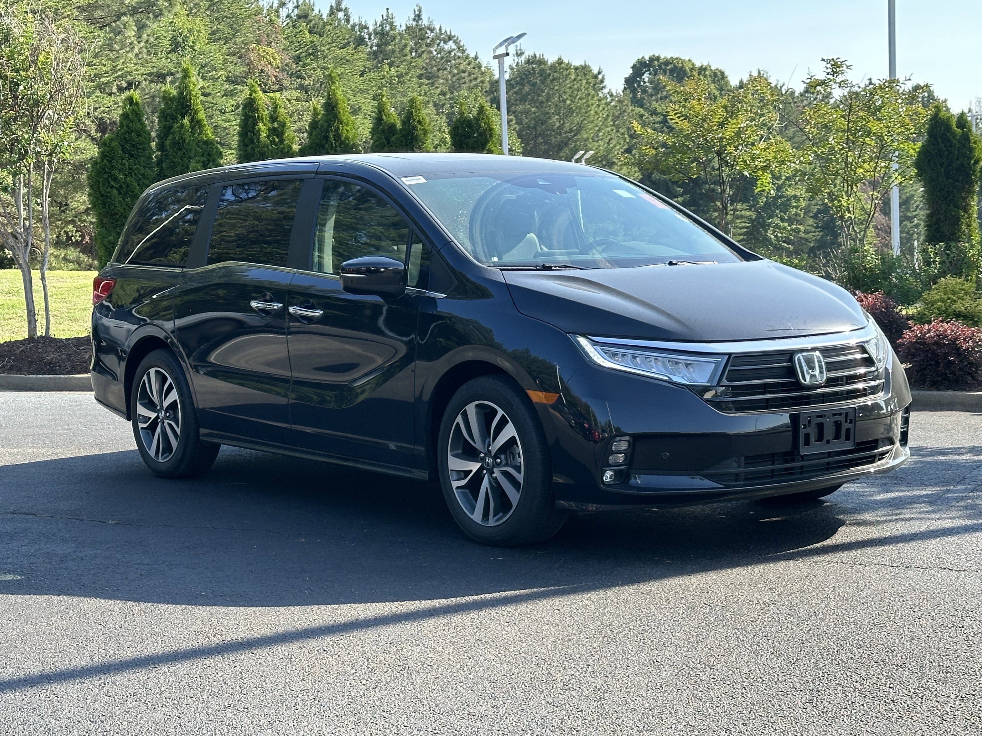 Used 2023 Honda Odyssey Touring image 2
