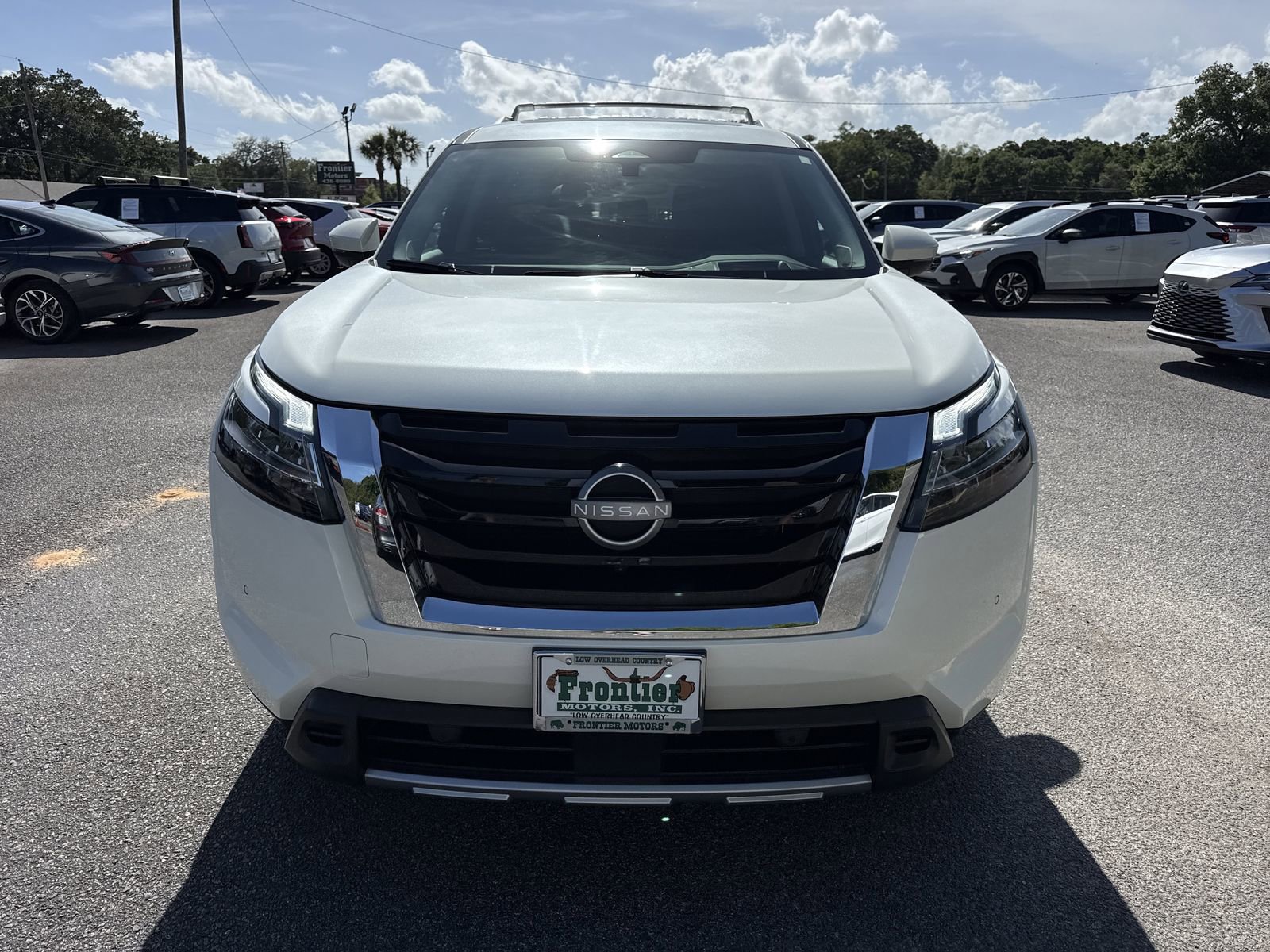 Used 2024 Nissan Pathfinder Platinum image 8