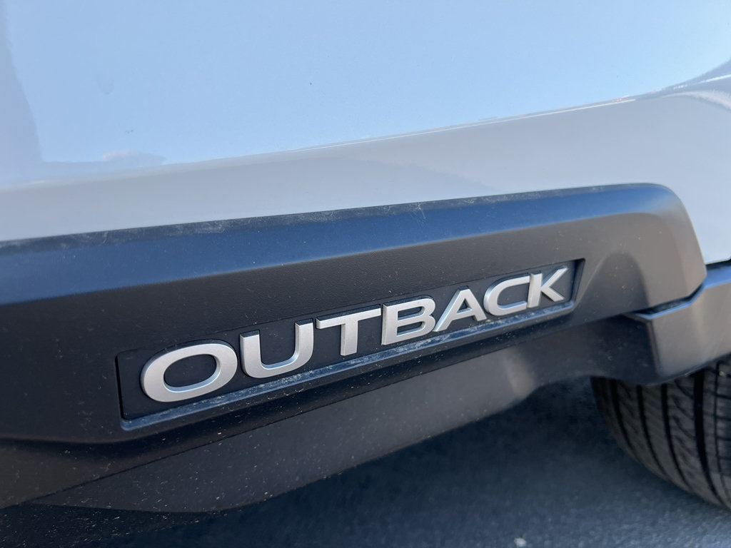 Used 2025 Subaru Outback Onyx Edition AWD/4WD image 31