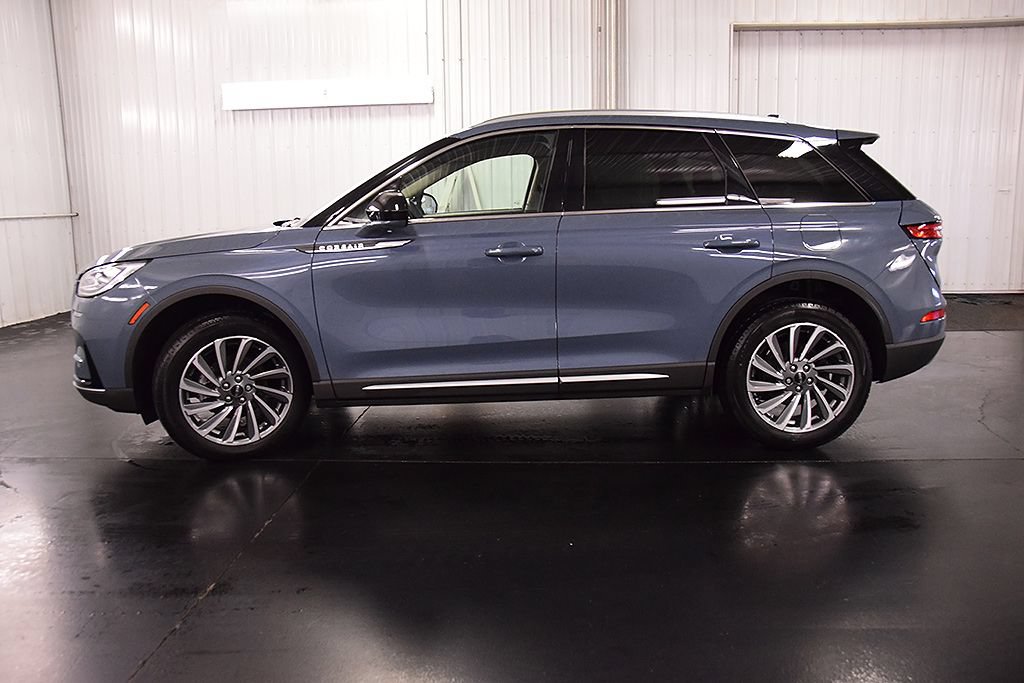 Used 2024 Lincoln Corsair Reserve AWD/4WD image 4