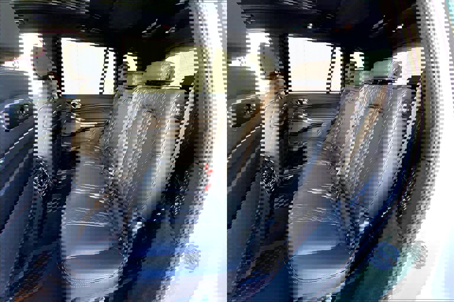 Used 2024 BMW X7 M60i w/ Executive Package image 20