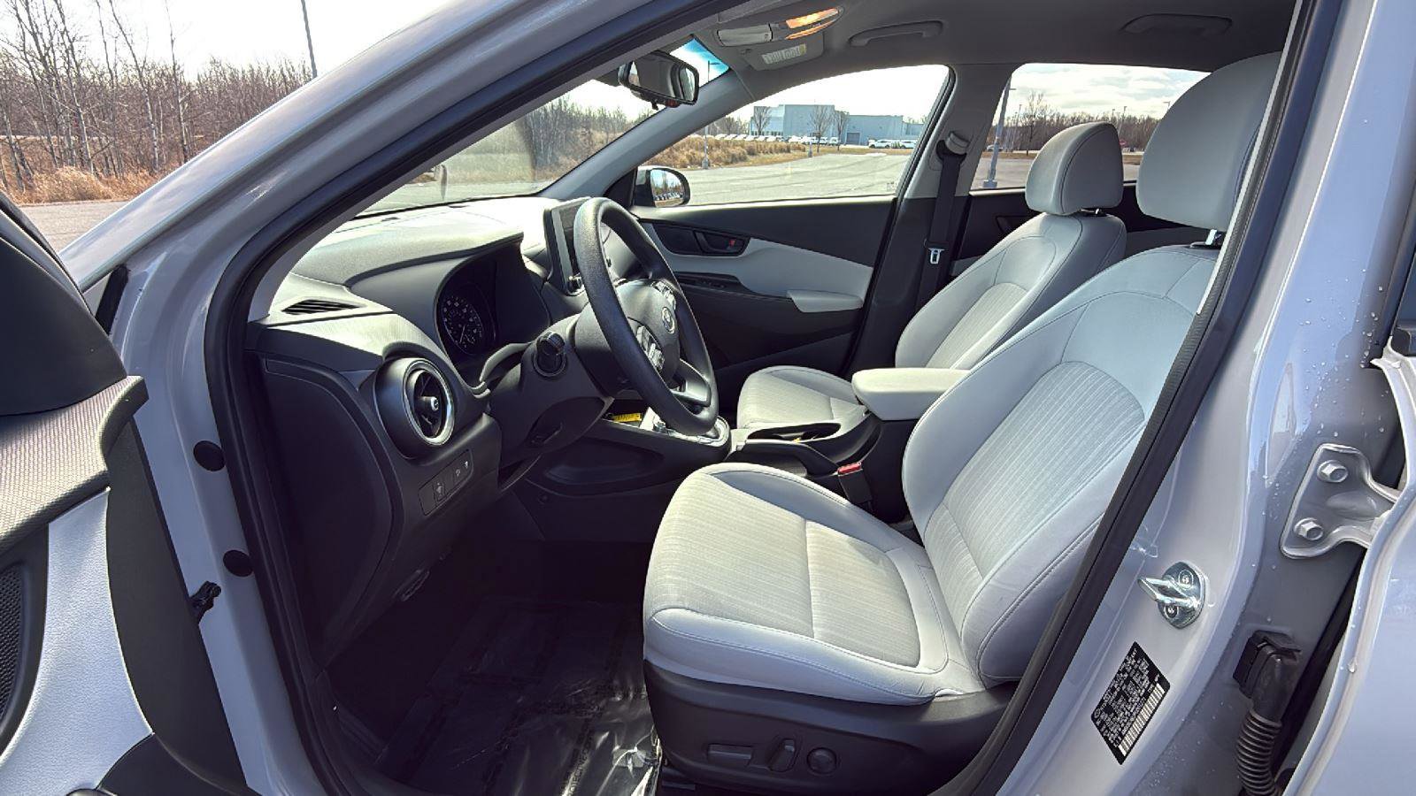 Used 2023 Hyundai Kona SEL image 24