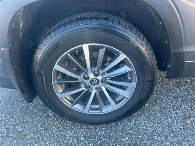 Used 2018 Toyota Highlander XLE AWD/4WD image 5