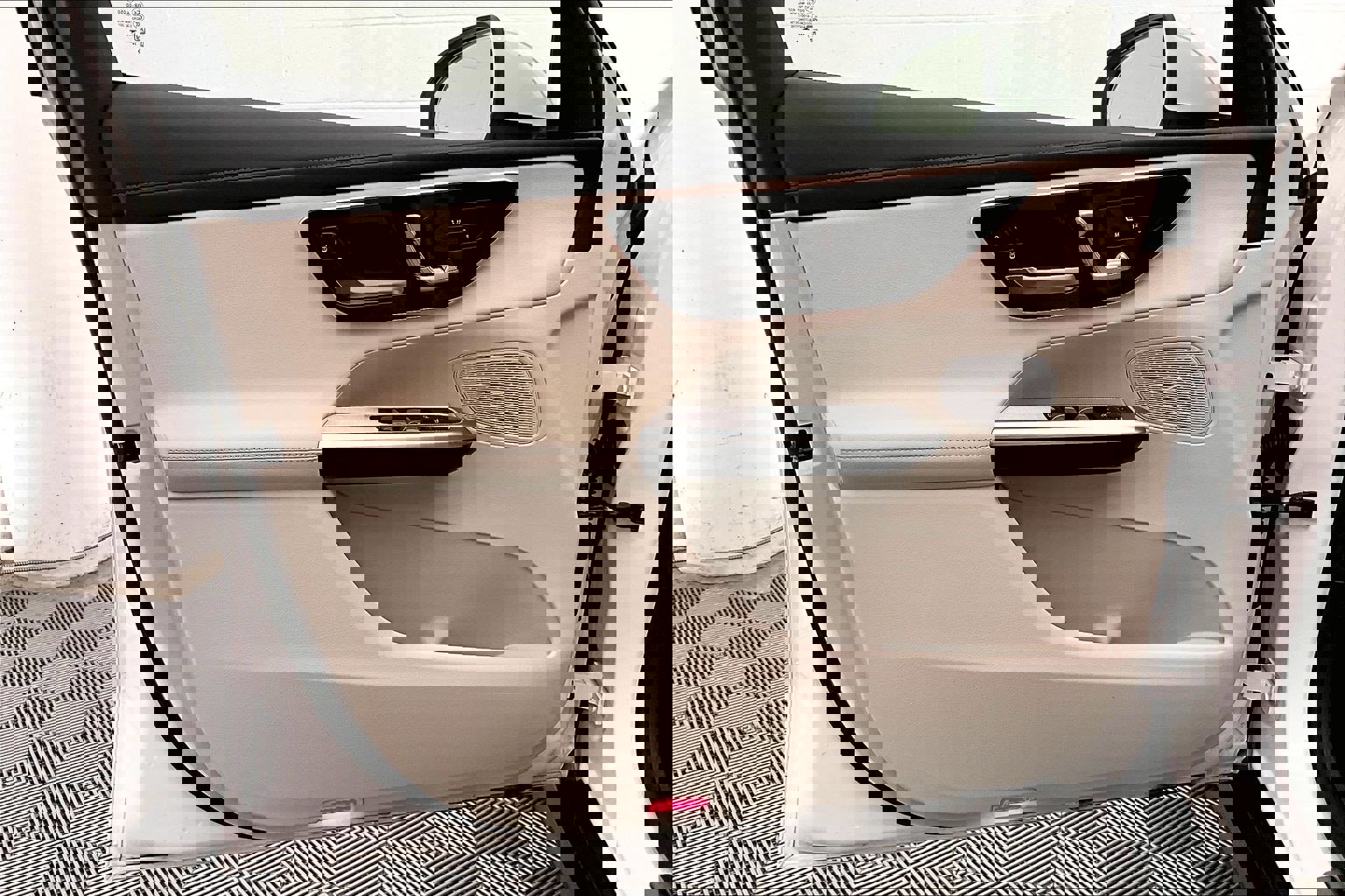 Certified 2025 Mercedes-Benz GLC 300 image 23