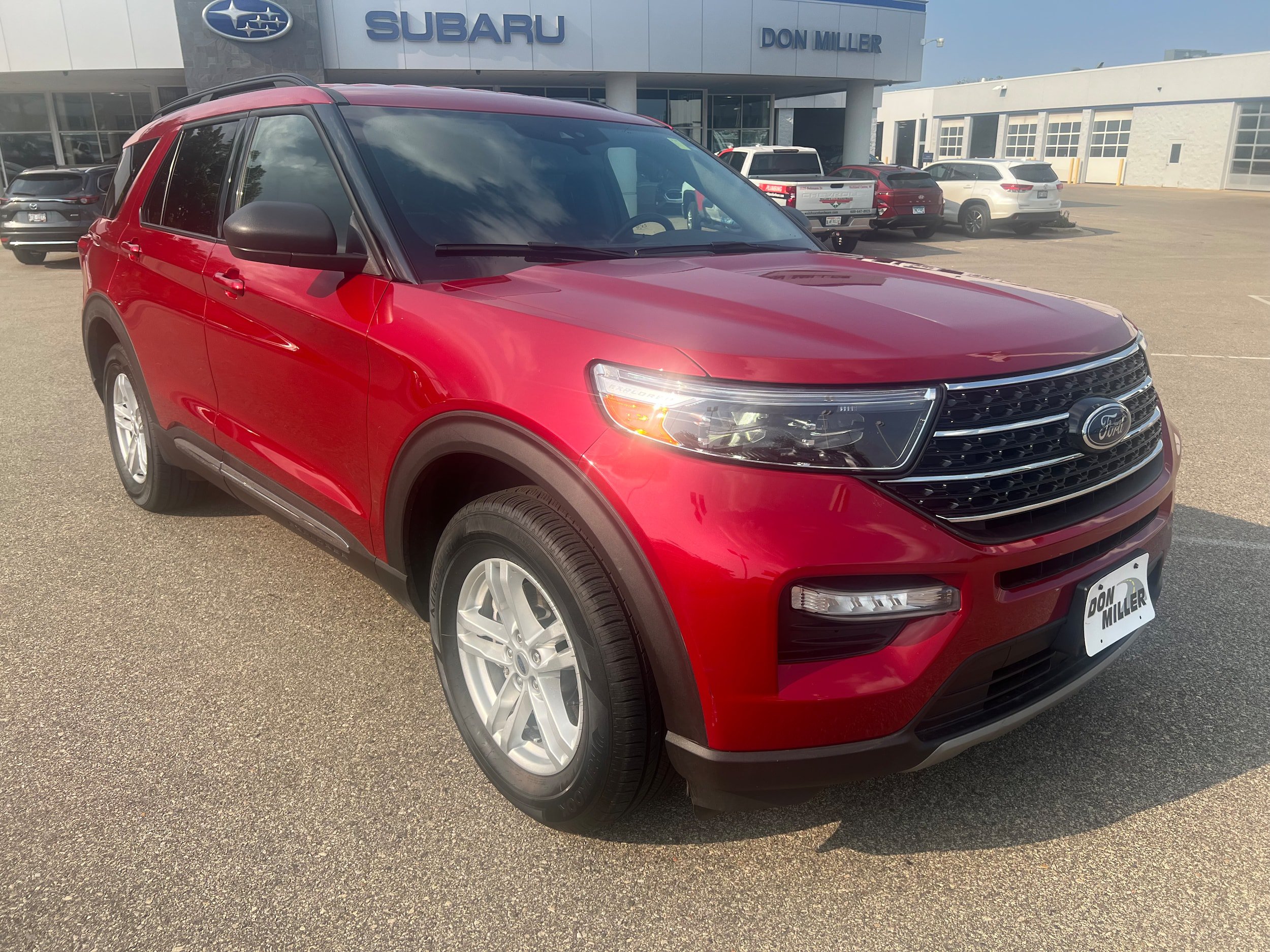 Used 2020 Ford Explorer XLT w/ Equipment Group 202A AWD/4WD image 1