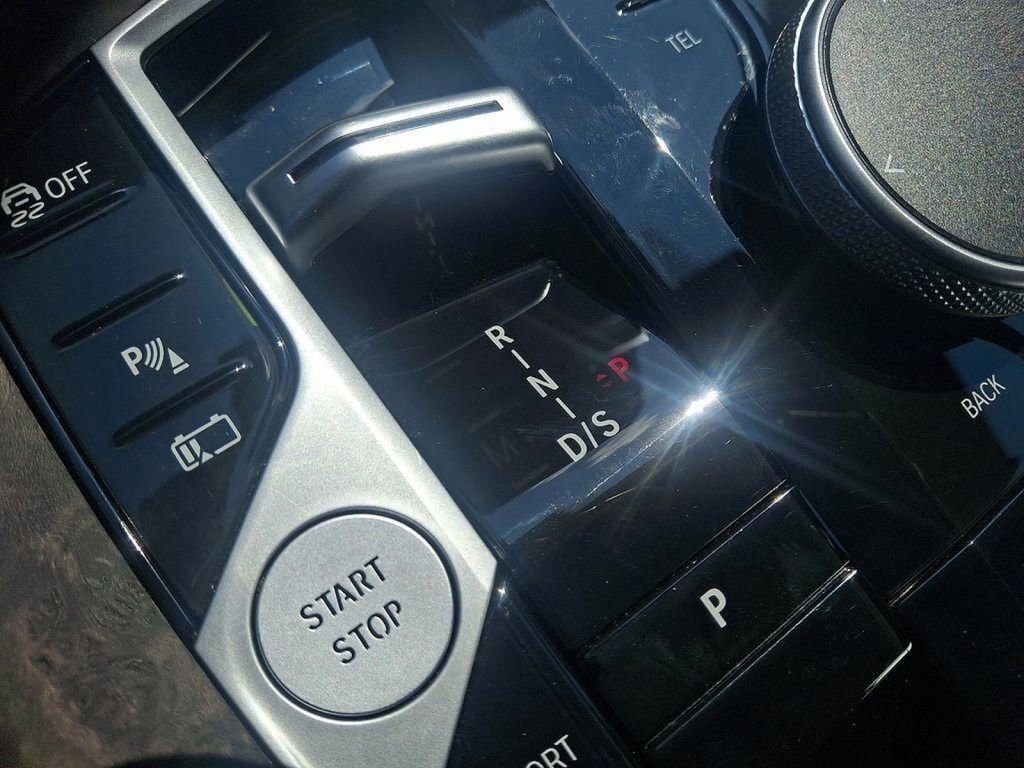 Certified 2025 BMW X5 xDrive50e w/ Climate Comfort Package image 14