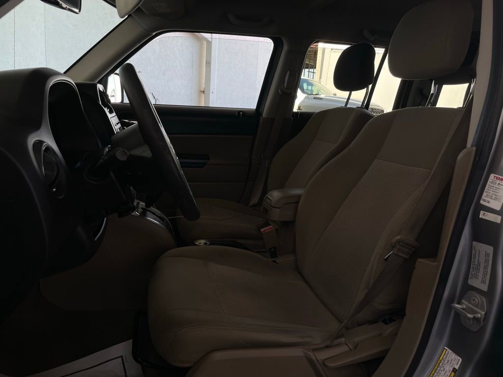 Used 2016 Jeep Patriot Sport w/ Power Value Group image 12