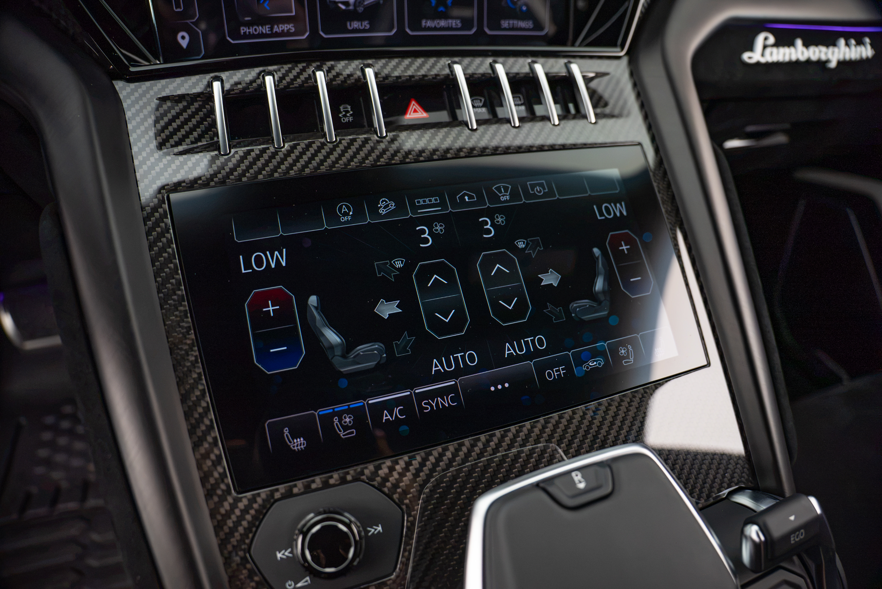 Used 2023 Lamborghini Urus Performante AWD/4WD image 18