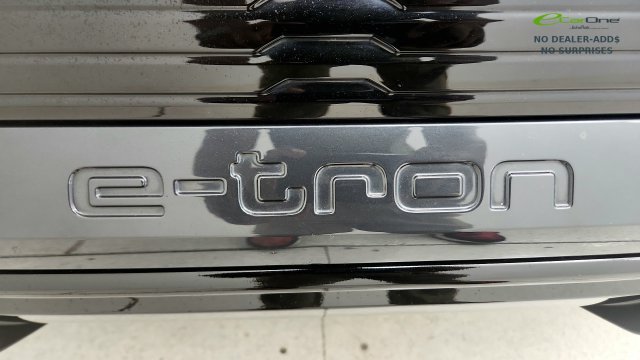 Used 2024 Audi Q8 e-tron Premium Plus w/ Premium Plus Package AWD/4WD image 39