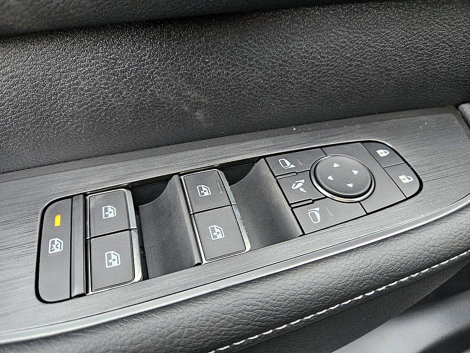 New 2025 Nissan Armada PRO-4X image 30