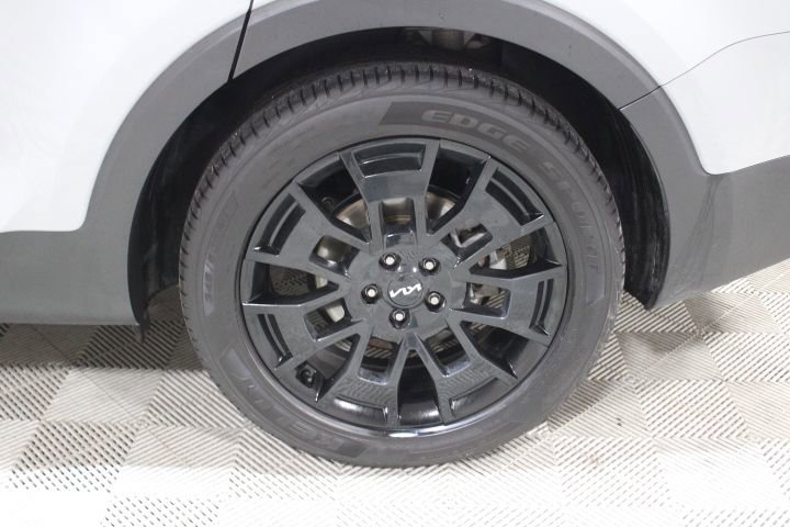 Used 2022 Kia Telluride SX w/ SX Prestige Package image 46