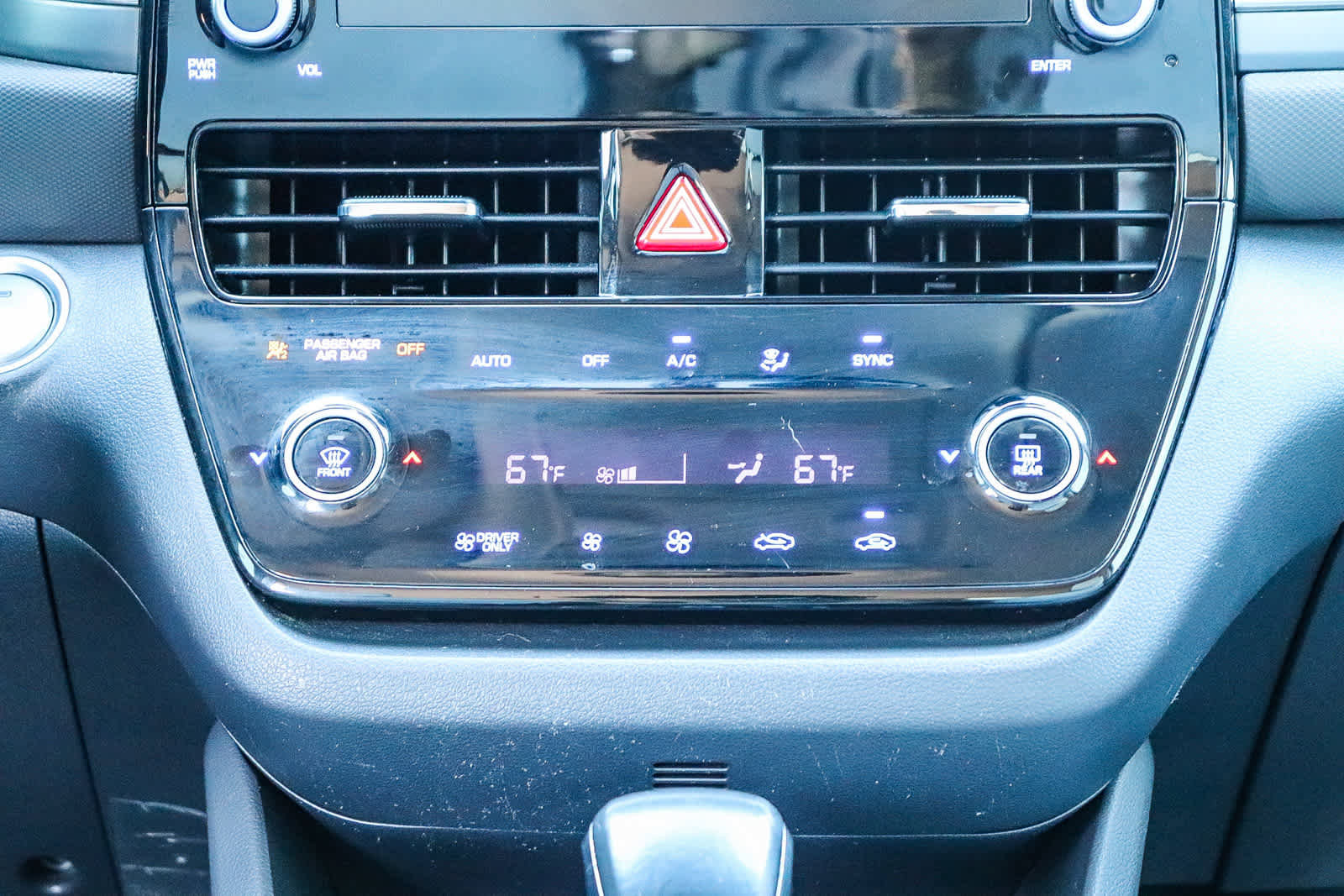 Used 2022 Hyundai Ioniq SE image 16