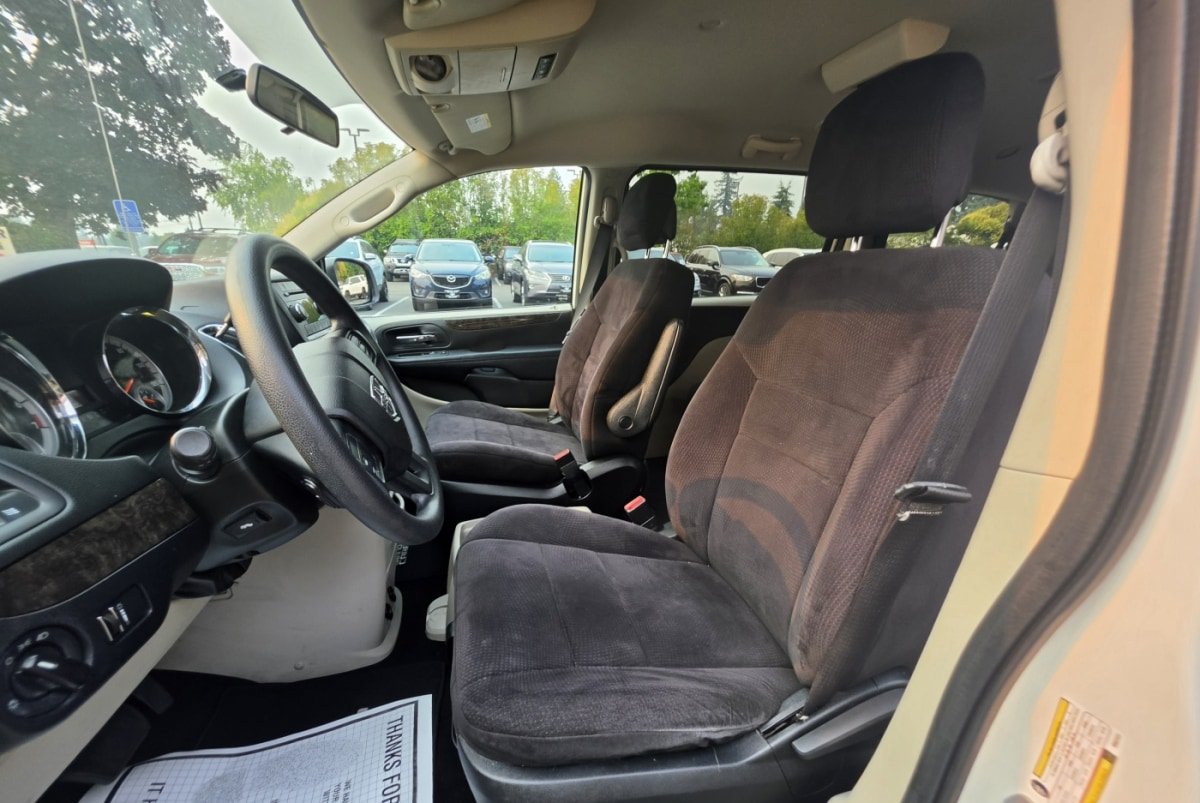 Used 2011 Dodge Grand Caravan Mainstreet w/ PWR Convenience Group FWD image 15