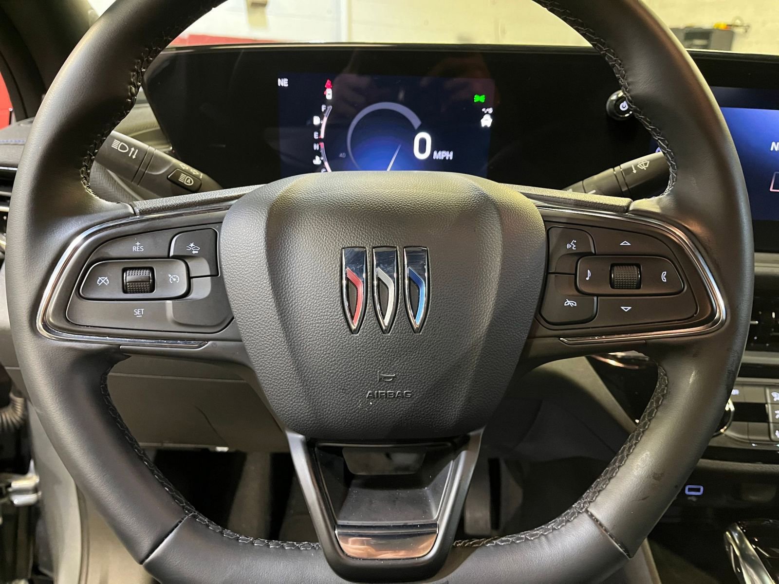 Used 2025 Buick Envista Sport Touring image 27