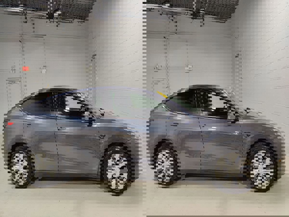 Used 2023 Tesla Model Y Long Range image 5