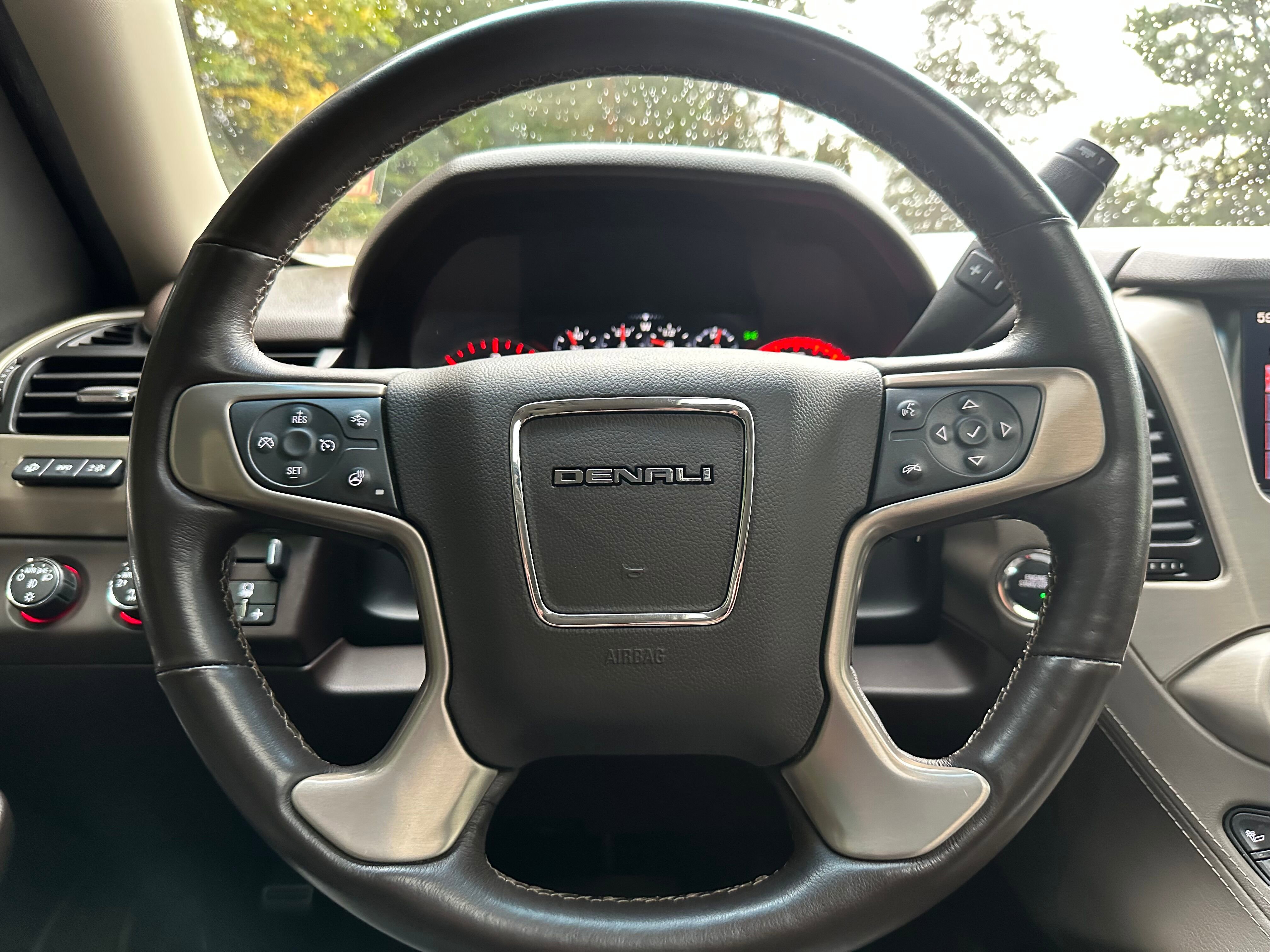 Used 2016 GMC Yukon Denali w/ Open Road Package image 27