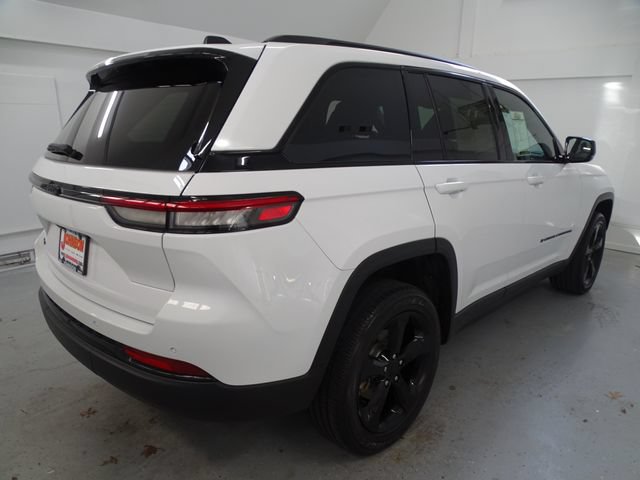 Certified 2023 Jeep Grand Cherokee Altitude AWD/4WD image 23