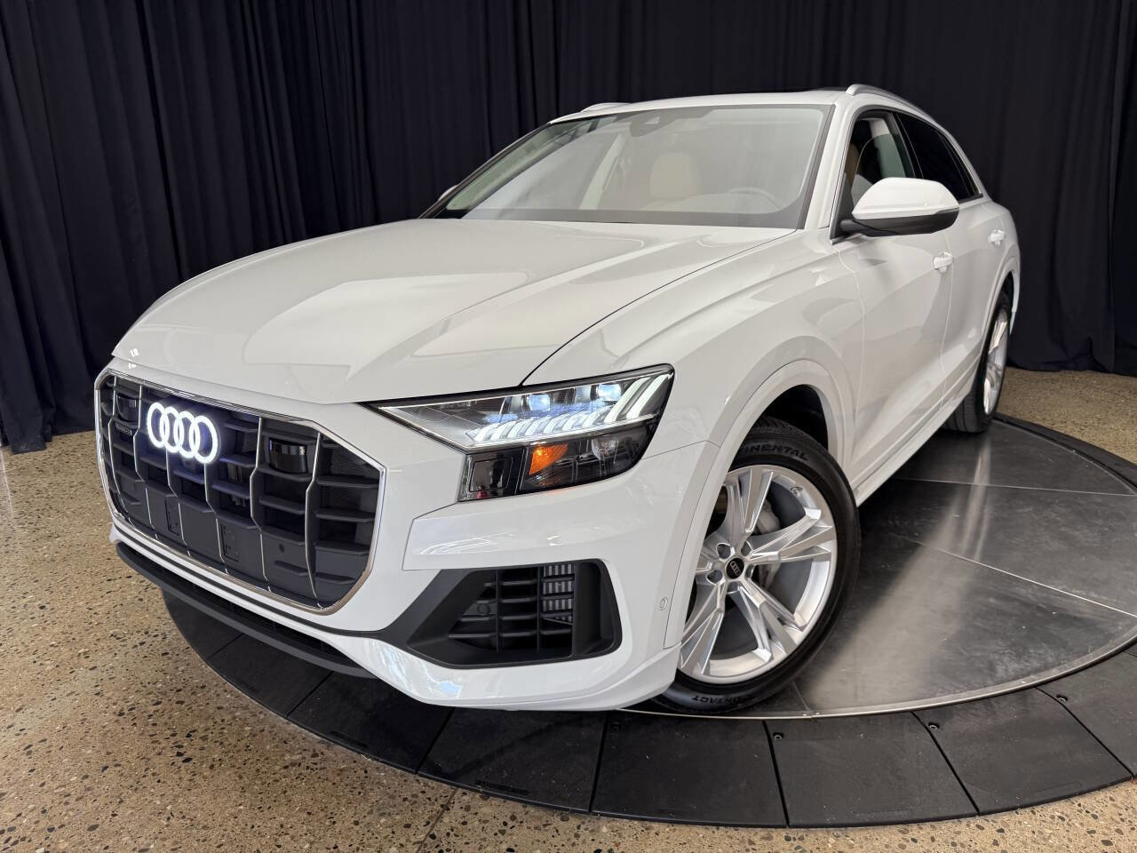Used 2023 Audi Q8 Premium Plus w/ Premium Plus Package image 3