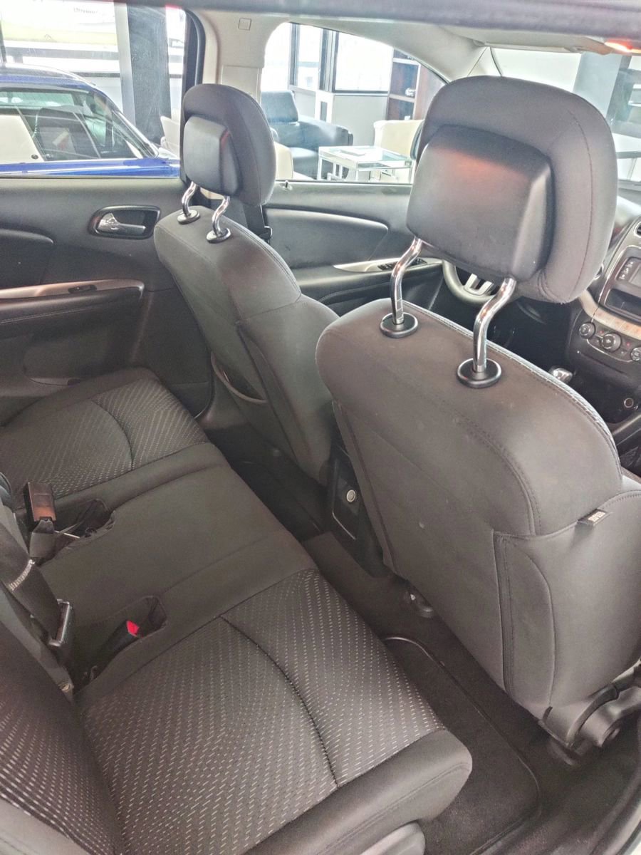 Used 2018 Dodge Journey SE w/ Blacktop Package FWD image 15