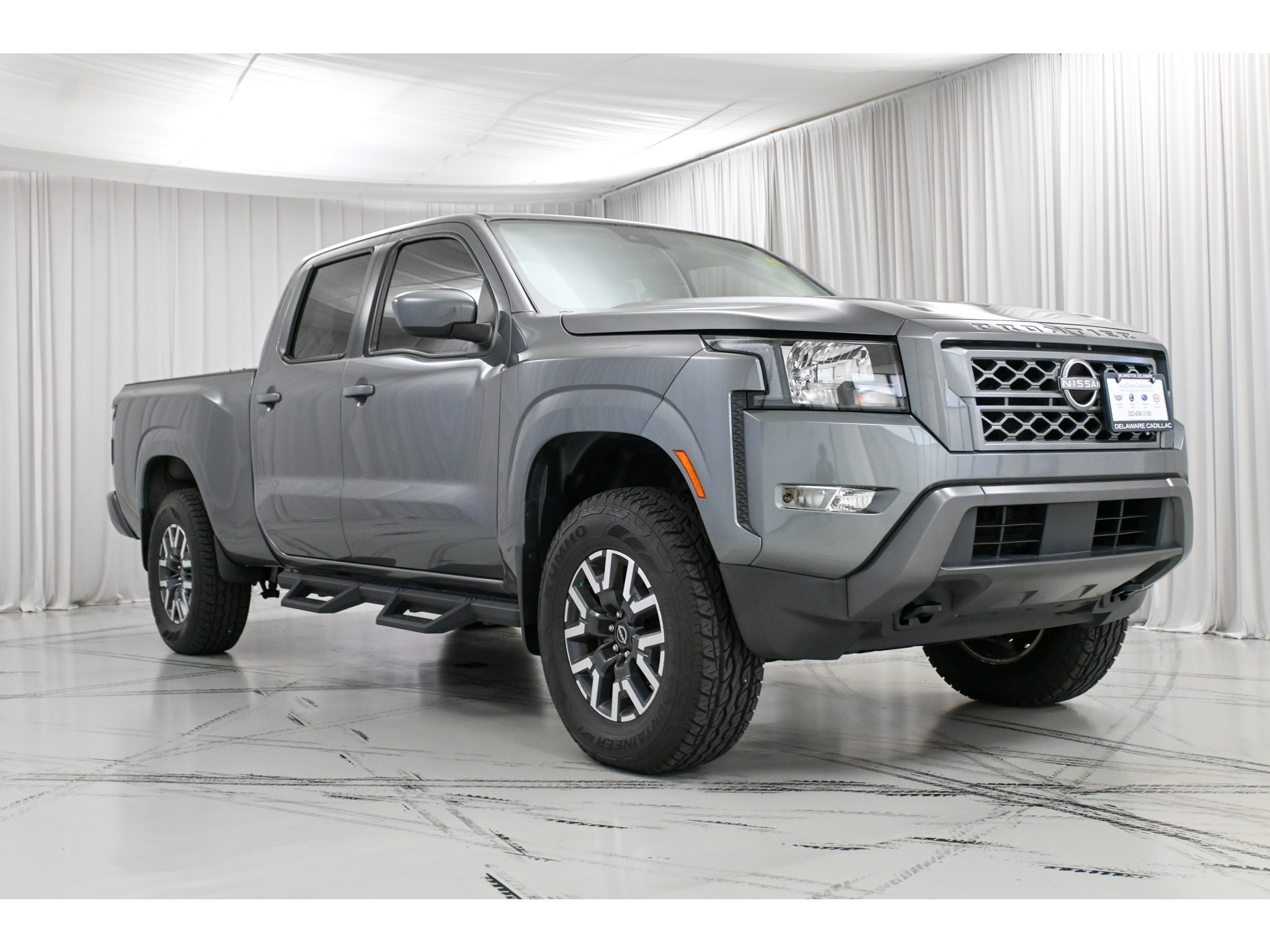 Used 2022 Nissan Frontier SV w/ Technology Package AWD/4WD image 2