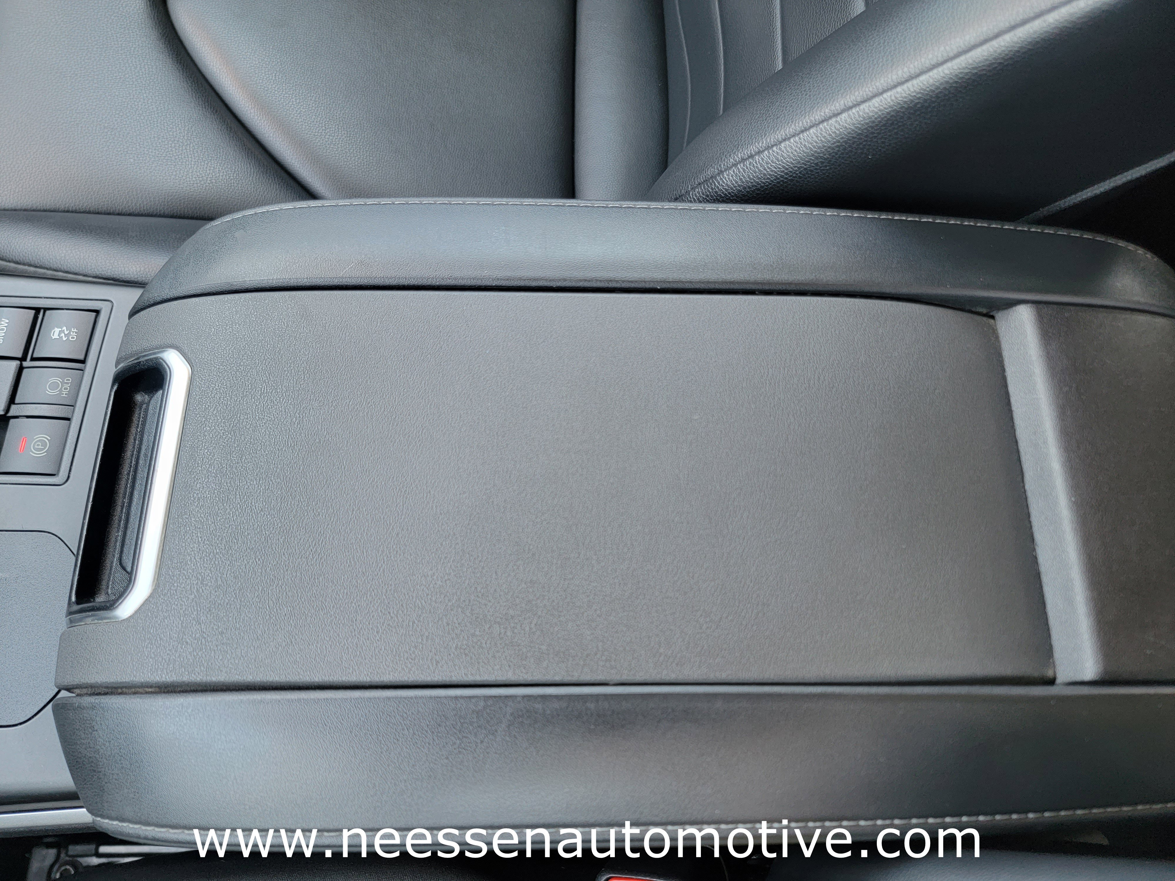 Used 2023 Toyota Highlander XLE image 31