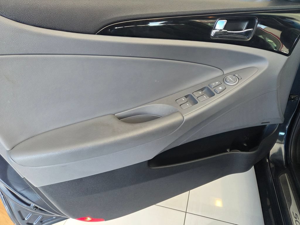 Used 2011 Hyundai Sonata Limited FWD image 11