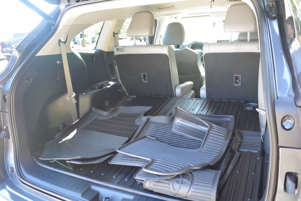 Used 2022 Toyota Highlander XLE AWD/4WD image 26