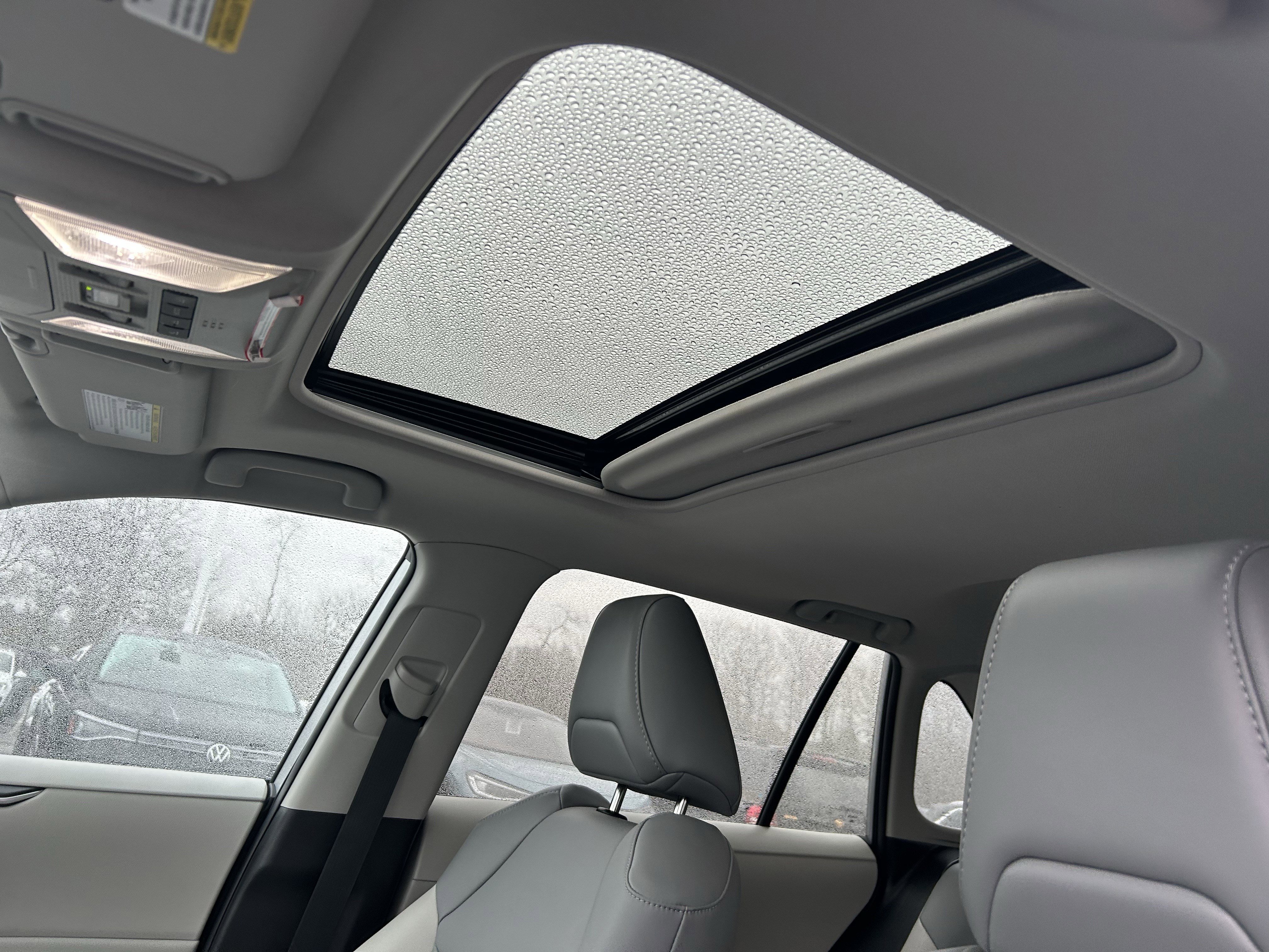 Used 2022 Toyota RAV4 XLE Premium image 23