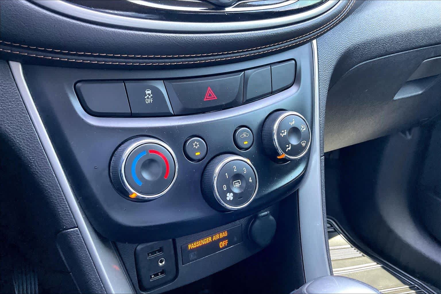 Used 2020 Chevrolet Trax LT w/ Driver Confidence Package FWD image 34