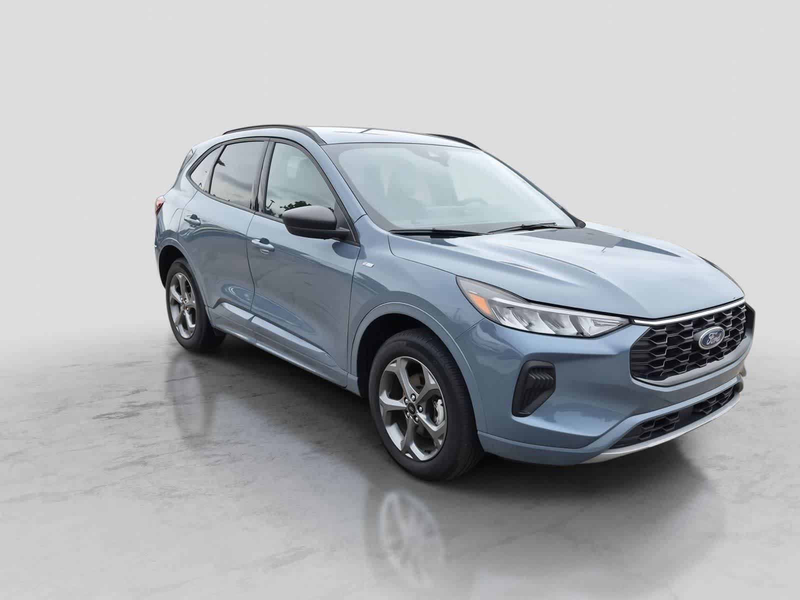 Used 2024 Ford Escape ST-Line w/ Tech Pack #1 AWD/4WD image 2